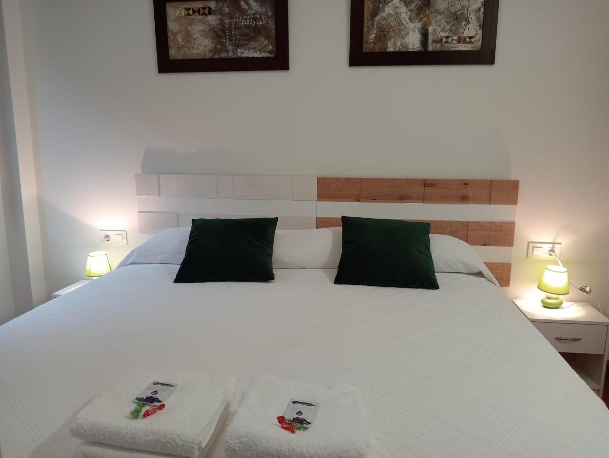Apartamentos La Piedra En Pleno Centro Historico Con Dos Dormitorios Y Dos Banos Najera Luaran gambar
