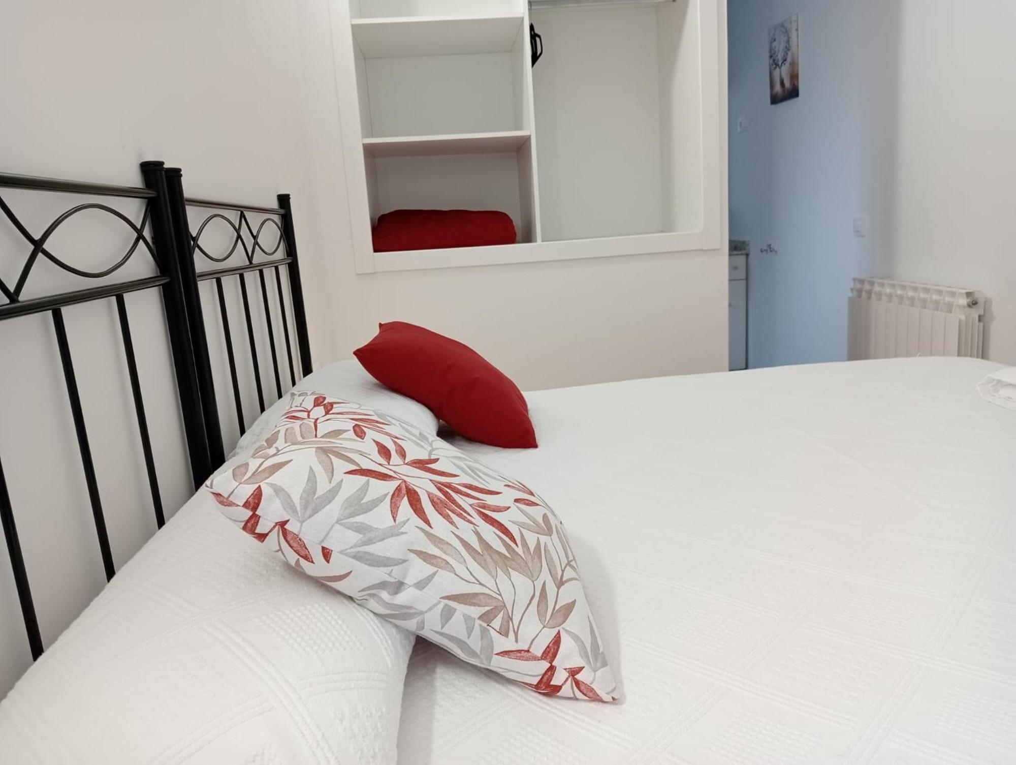 Apartamentos La Piedra En Pleno Centro Historico Con Dos Dormitorios Y Dos Banos Najera Luaran gambar